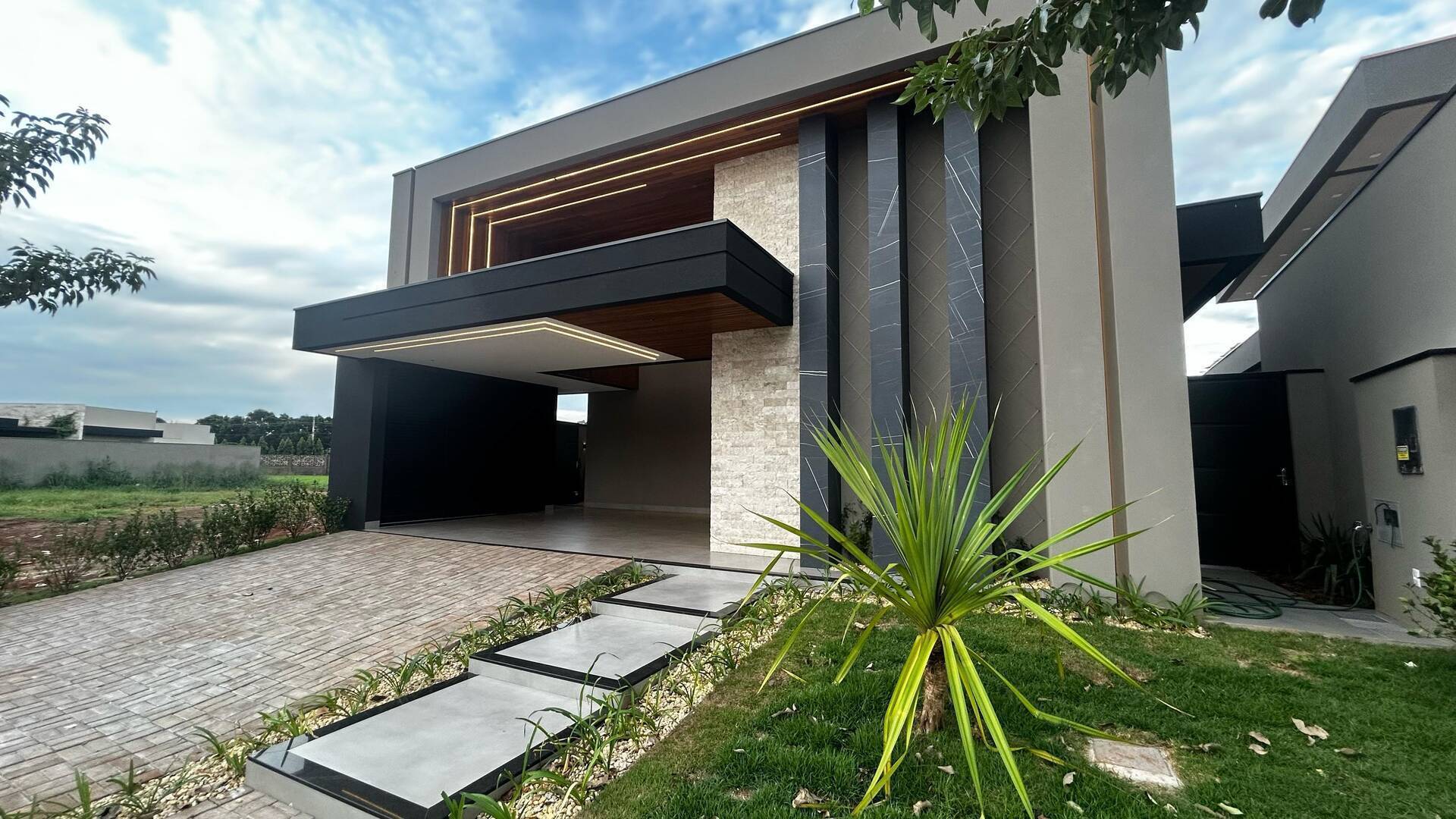 Casa, 3 quartos, 273 m² - Foto 1