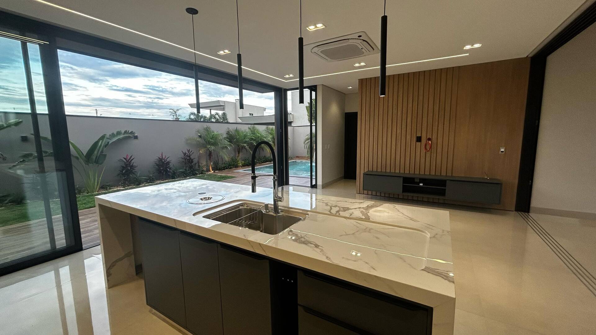 Casa, 3 quartos, 273 m² - Foto 4