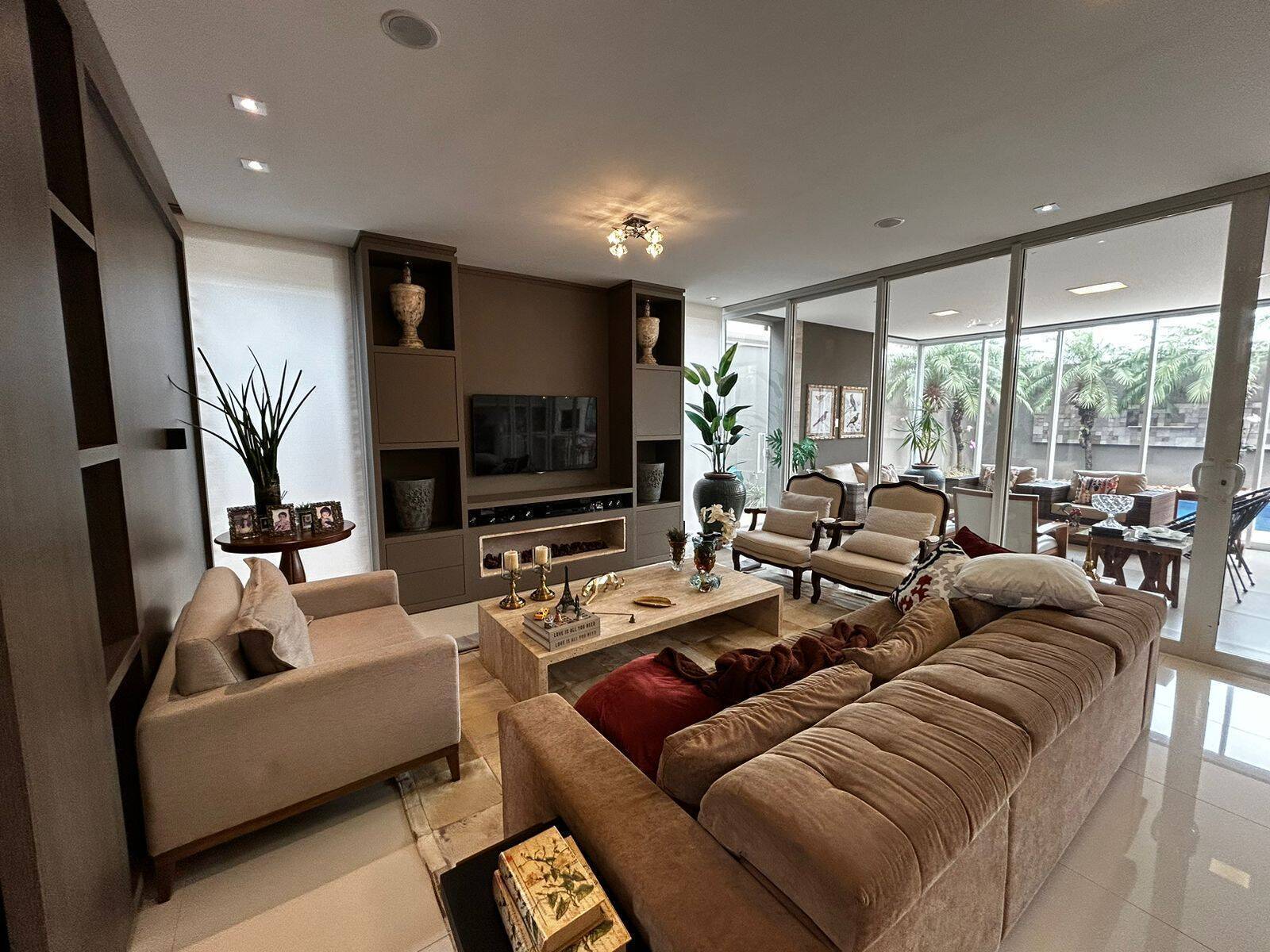 Casa, 4 quartos, 425 m² - Foto 1