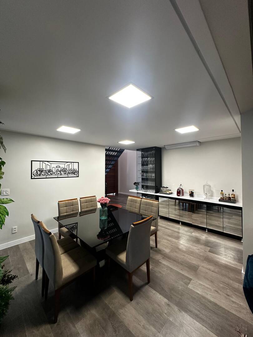 Casa, 3 quartos, 215 m² - Foto 3