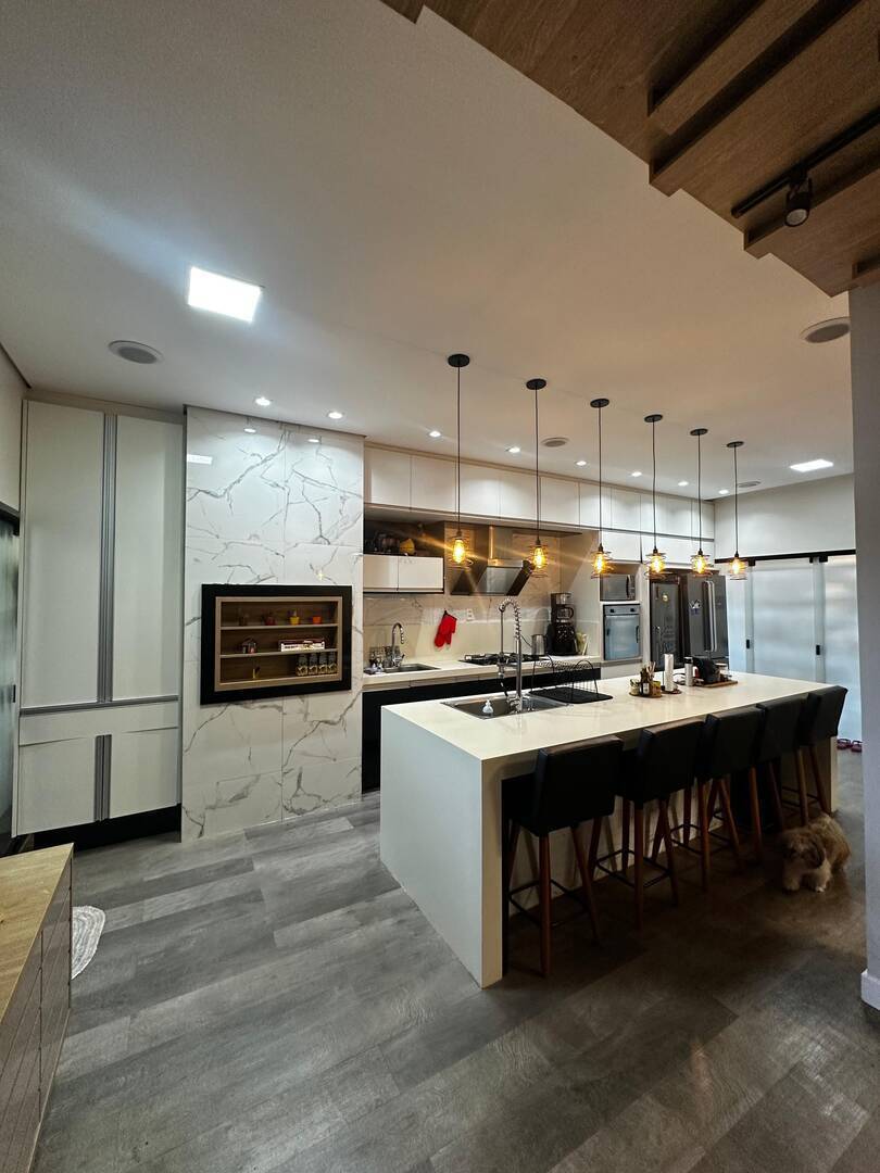 Casa, 3 quartos, 215 m² - Foto 7
