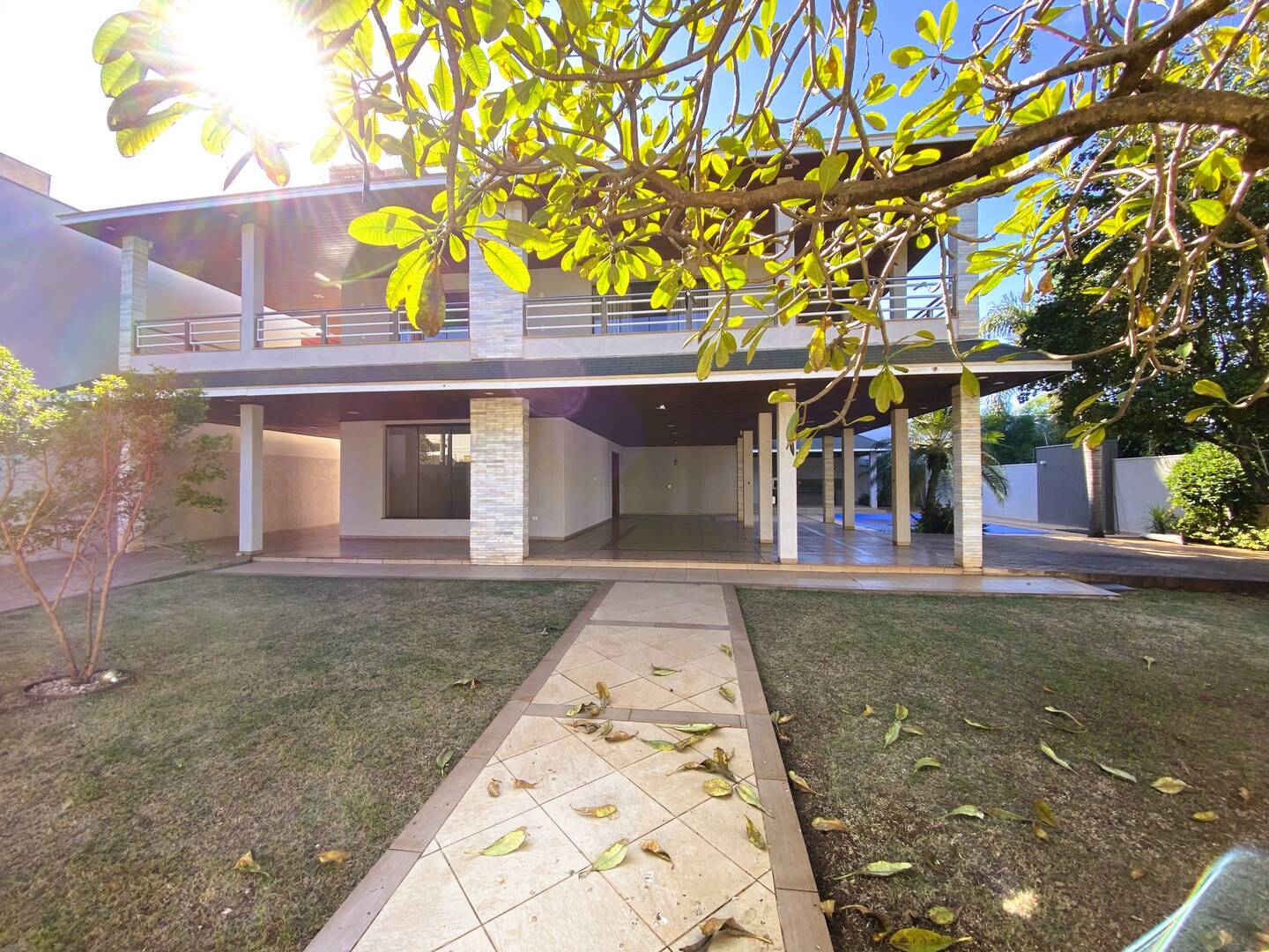Sobrado, 3 quartos, 477 m² - Foto 2
