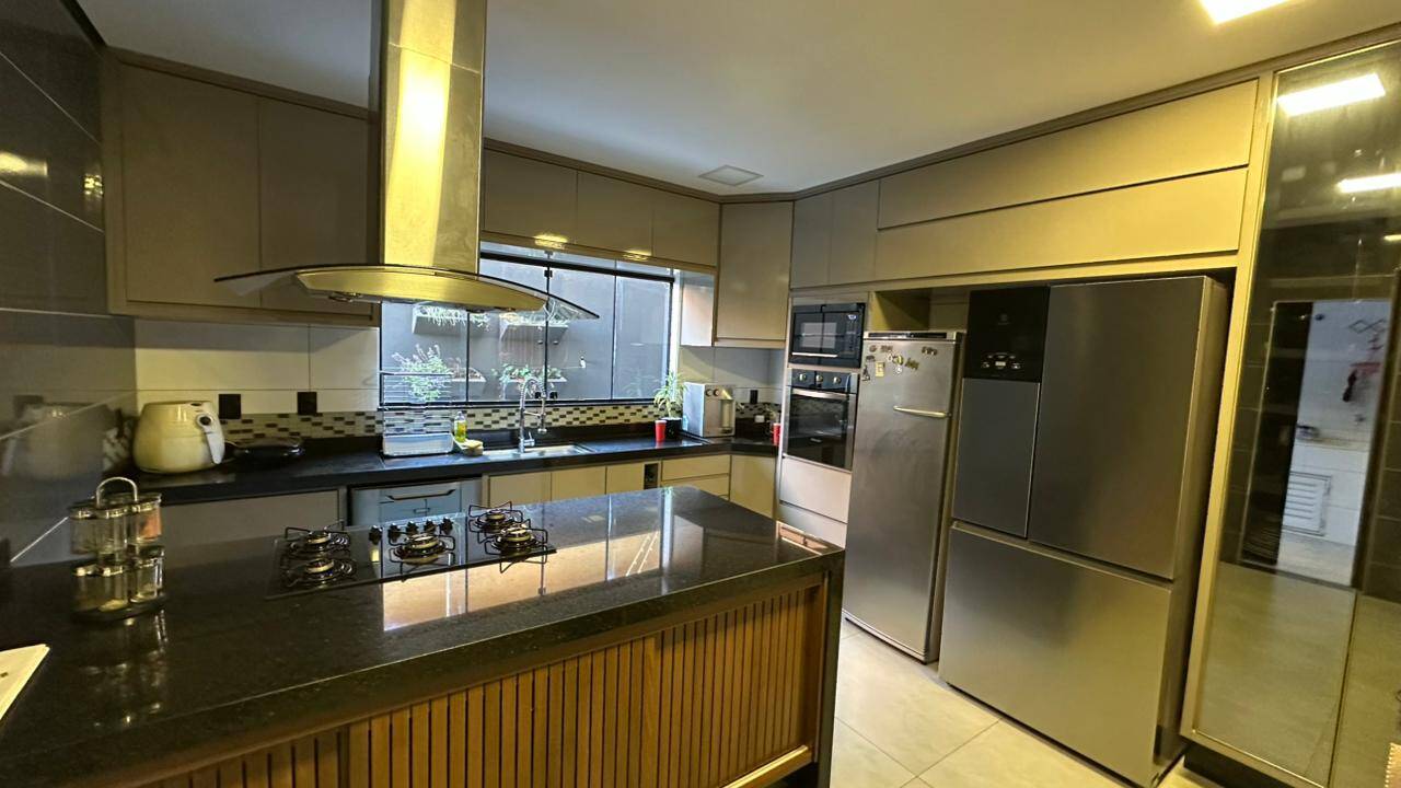 Casa, 4 quartos, 350 m² - Foto 9