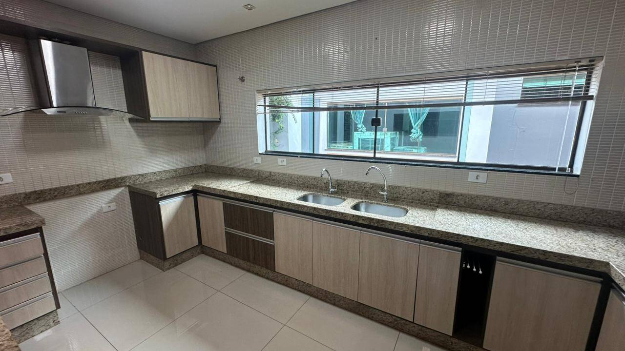 Casa, 2 quartos, 259 m² - Foto 5