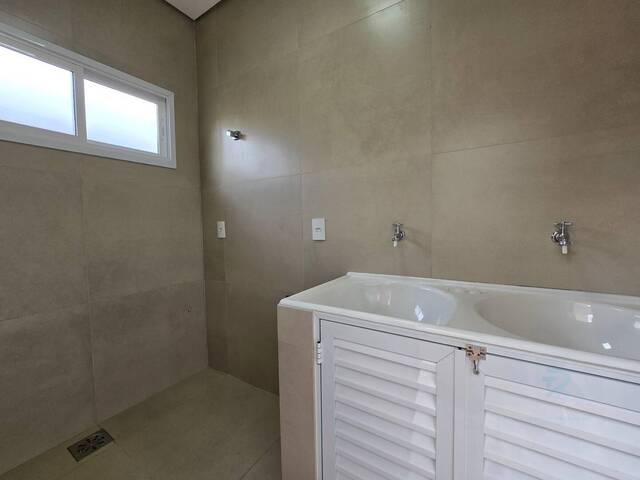 Casa para Venda em Dourados - 2