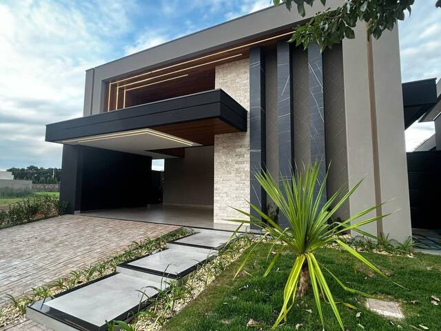 #12 - Casa para Venda em Dourados - MS