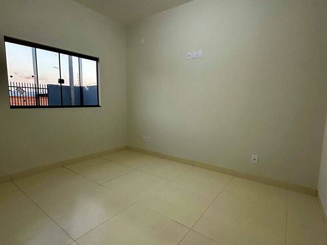 Casa para Venda em Dourados - 2