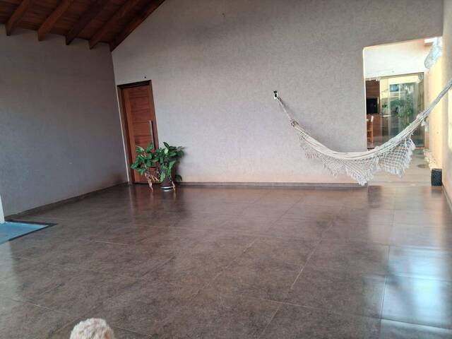 Casa para Venda em Dourados - 2