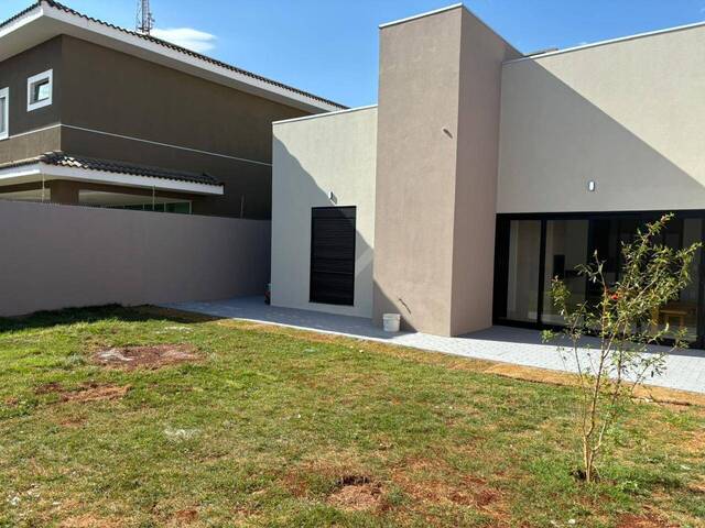 Casa para Venda em Dourados - 2