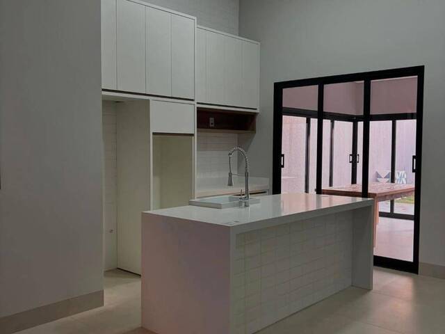 Casa para Venda em Dourados - 3