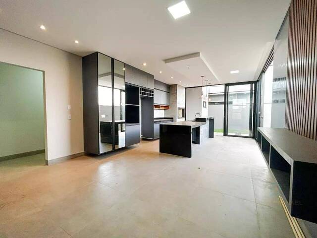 Casa para Venda em Dourados - 4