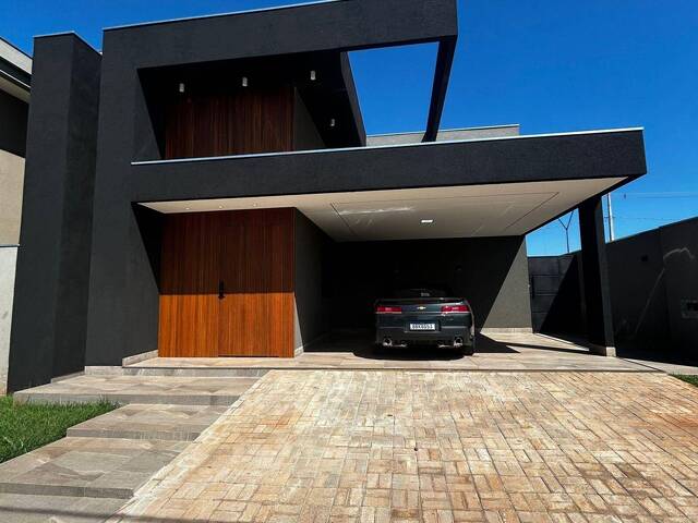 #71 - Casa para Venda em Dourados - MS