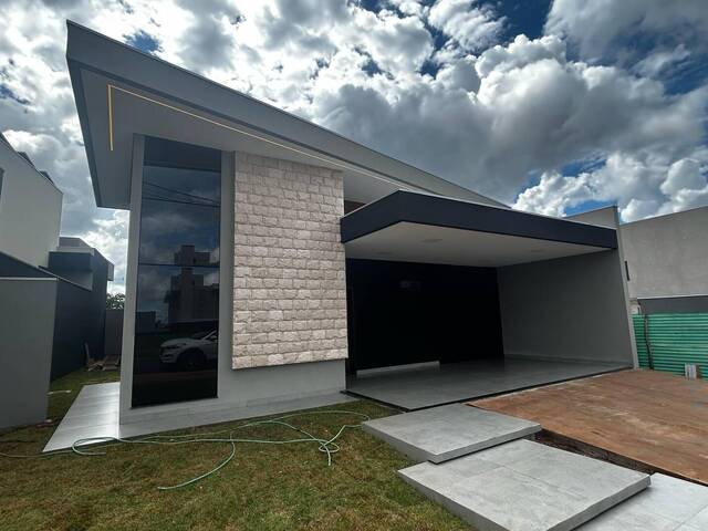 #81 - Casa para Venda em Dourados - MS