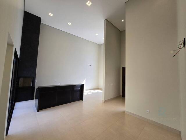 #82 - Casa para Venda em Dourados - MS