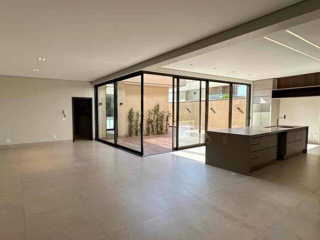 Casa para Venda em Dourados - 2