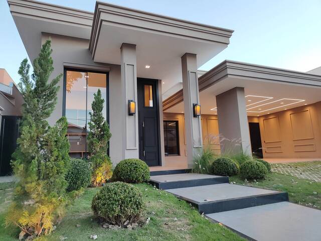 #201 - Casa para Venda em Dourados - MS - 2