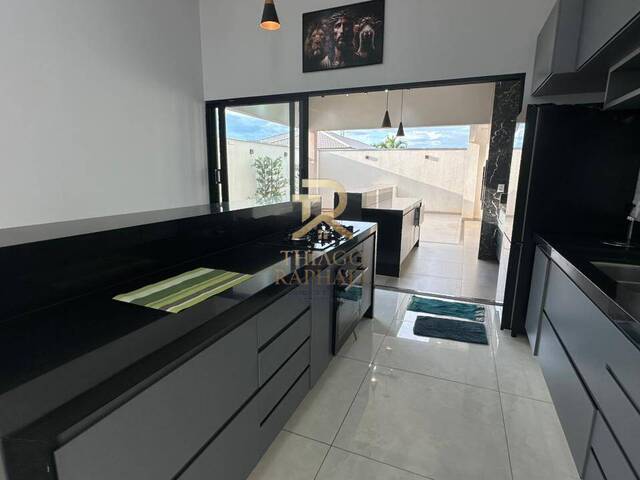 Casa para Venda em Dourados - 5